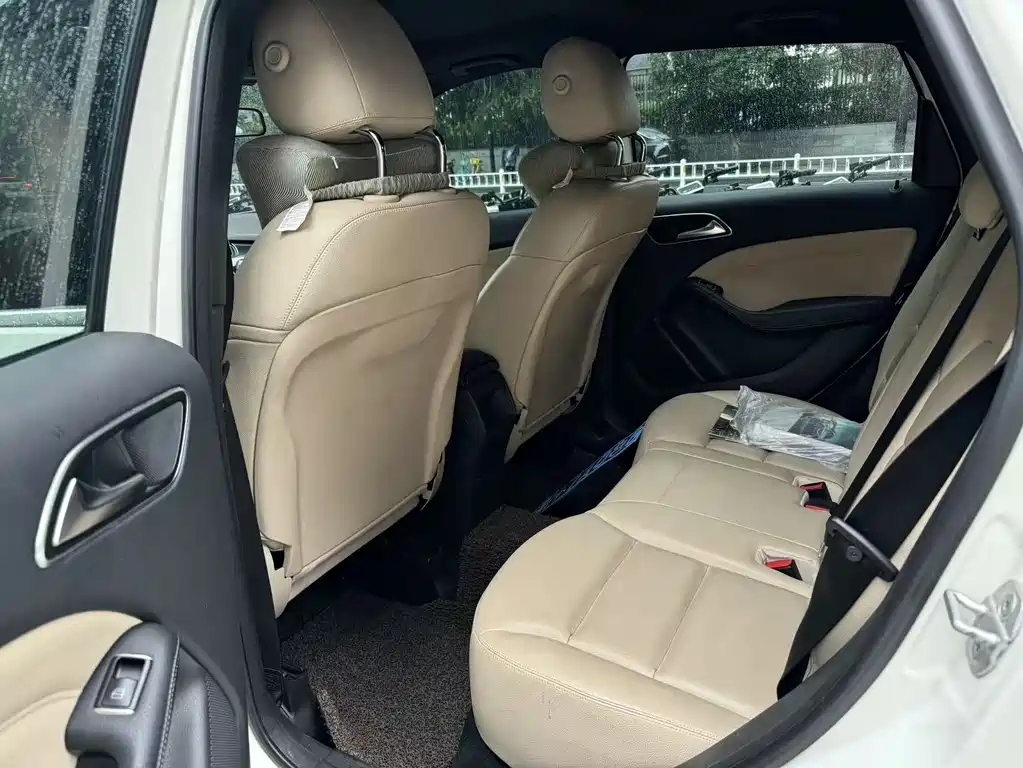 Mercedes-Benz B-Class B 180