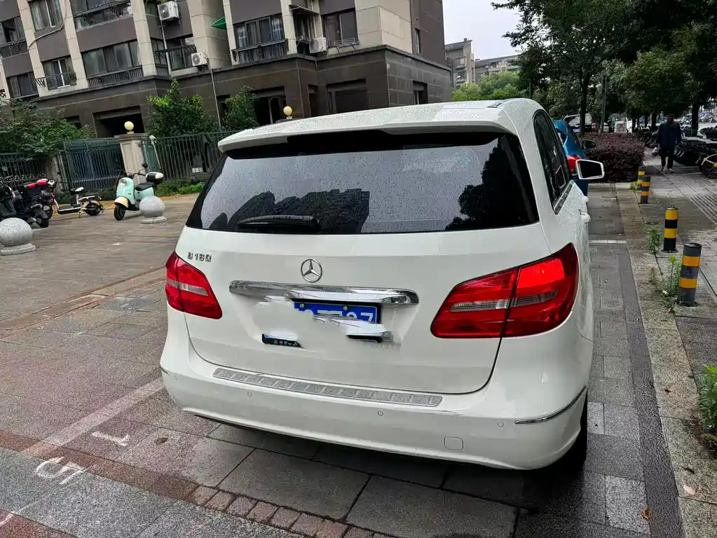 Mercedes-Benz B-Class B 180