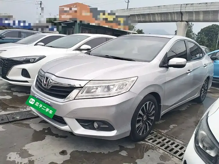 Honda Crider 1.8 L Auto Luxury