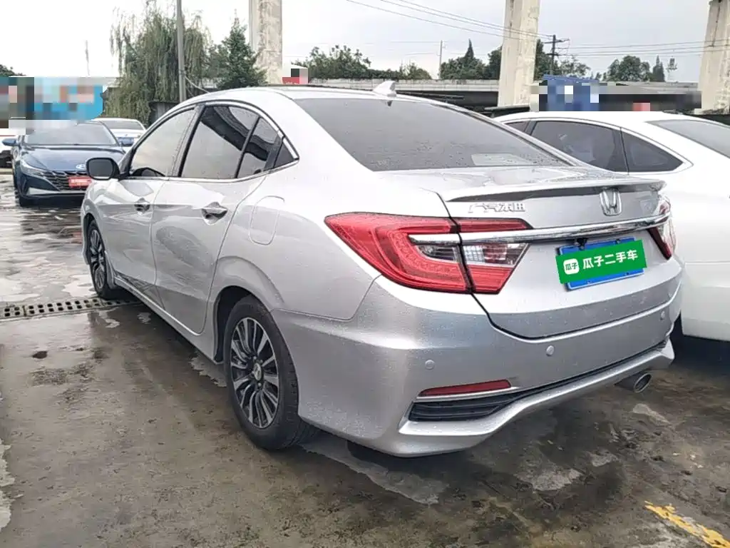 Crider 1.8 L Auto Luxury
