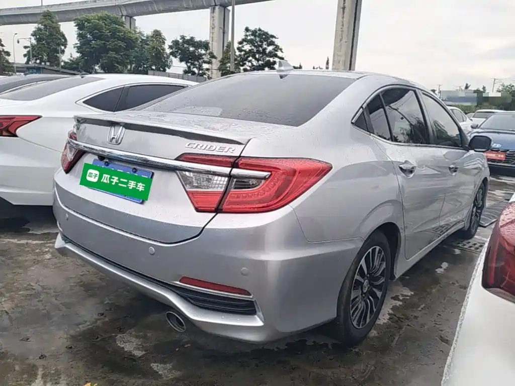 Crider 1.8 L Auto Luxury