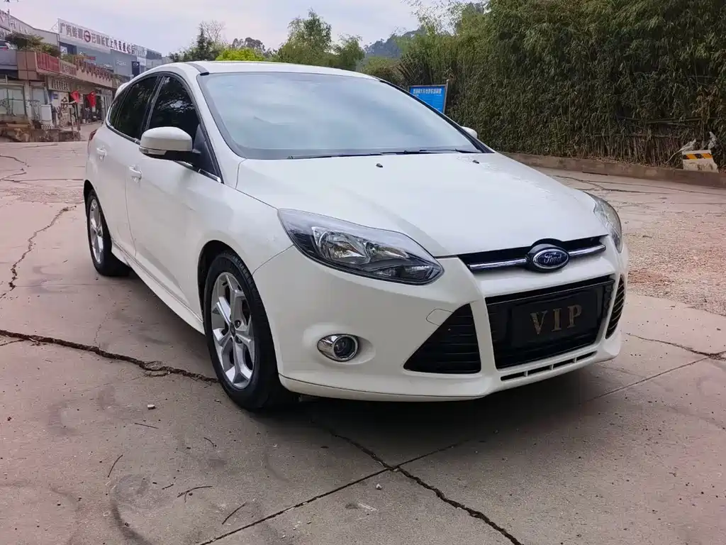 Focus Hatchback 2.0 L Auto Luxury Sport