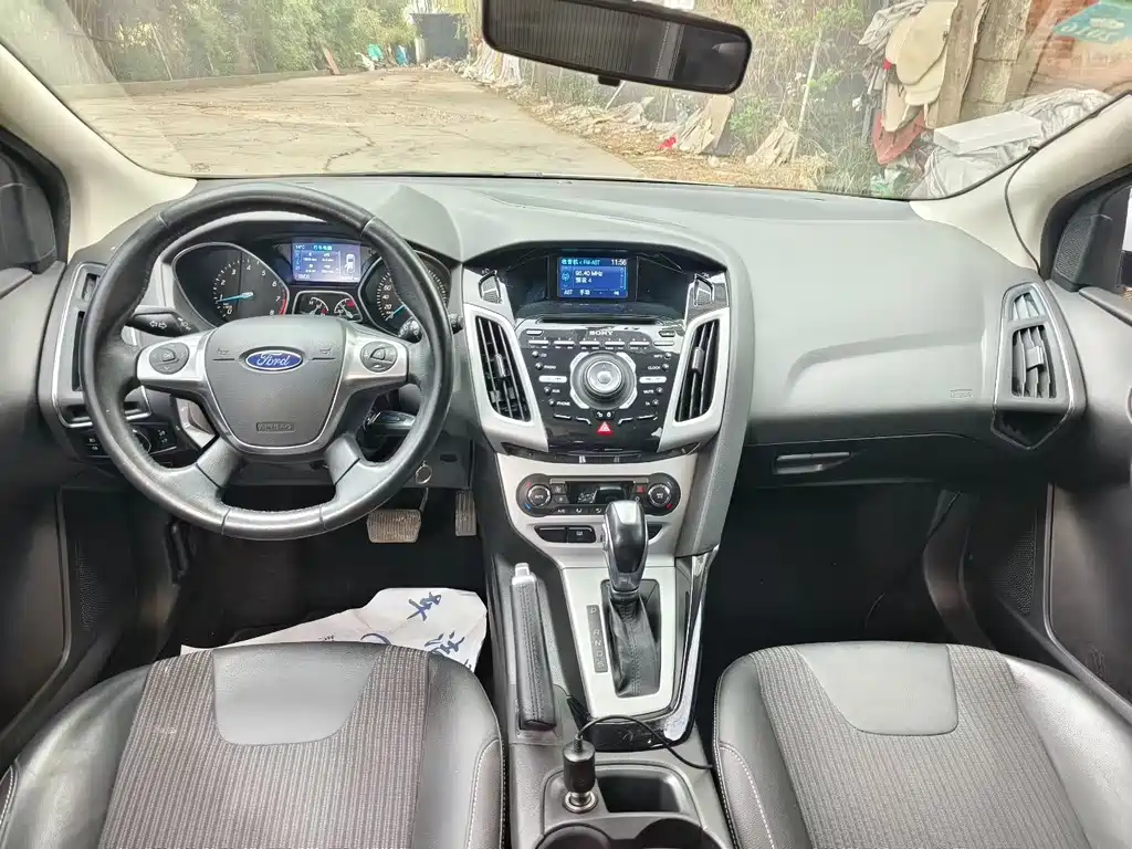 Focus Hatchback 2.0 L Auto Luxury Sport