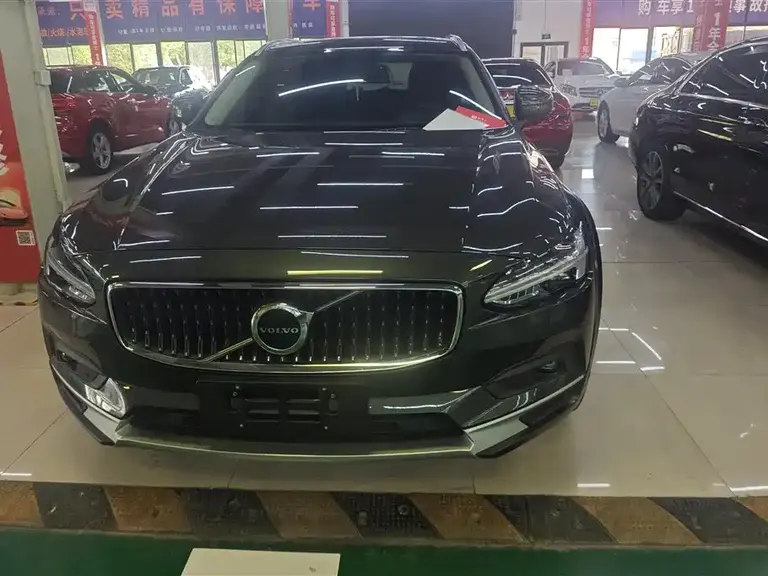 Volvo V90 Cross Country B5 AWD Smart Vision