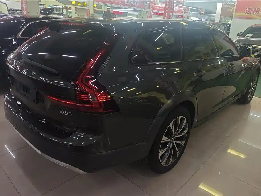 Volvo V90 Cross Country B5 AWD Smart Vision