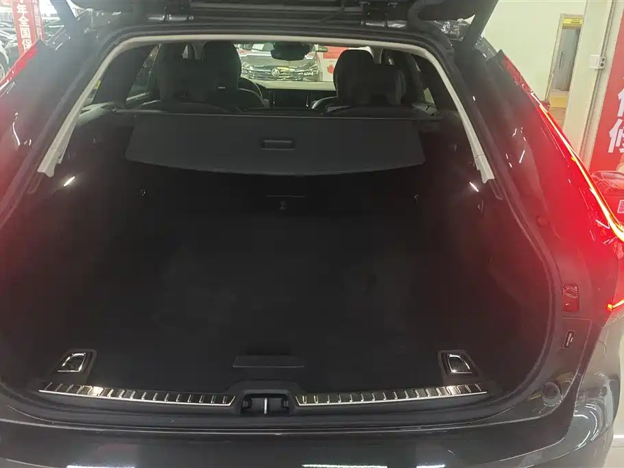 Volvo V90 Cross Country B5 AWD Smart Vision