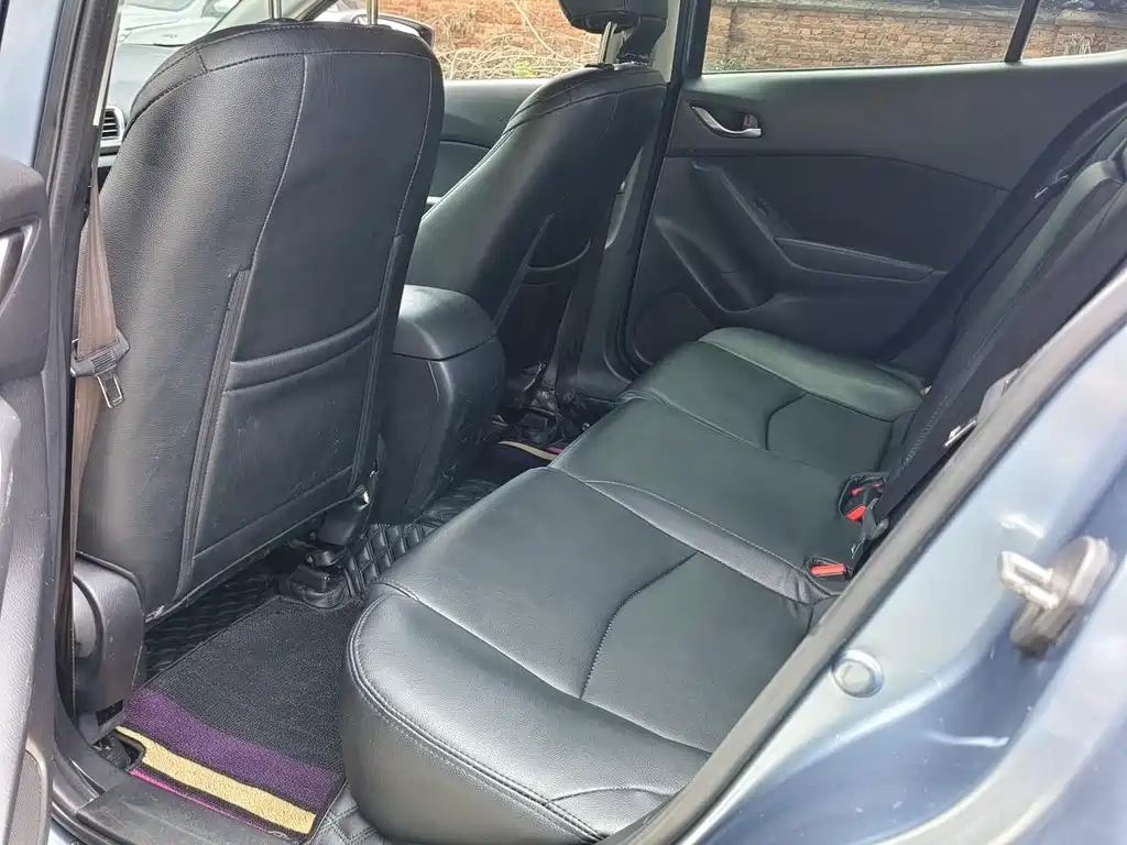 Mazda 3 Axela Sedan 1.5 L Auto Luxury