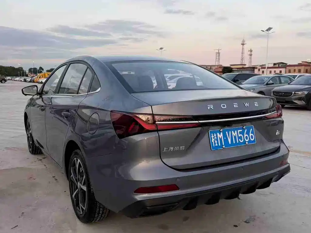 Roewe i5 1.5 L CVT Honored