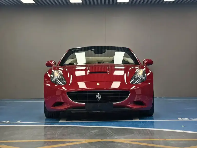 Ferrari California T 4.3 L Standard