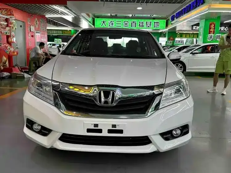 Honda Crider 1.8 L Auto Luxury