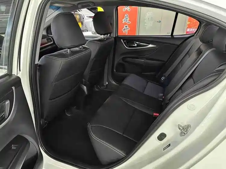 Crider 1.8 L Auto Luxury