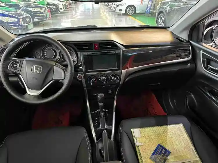 Crider 1.8 L Auto Luxury