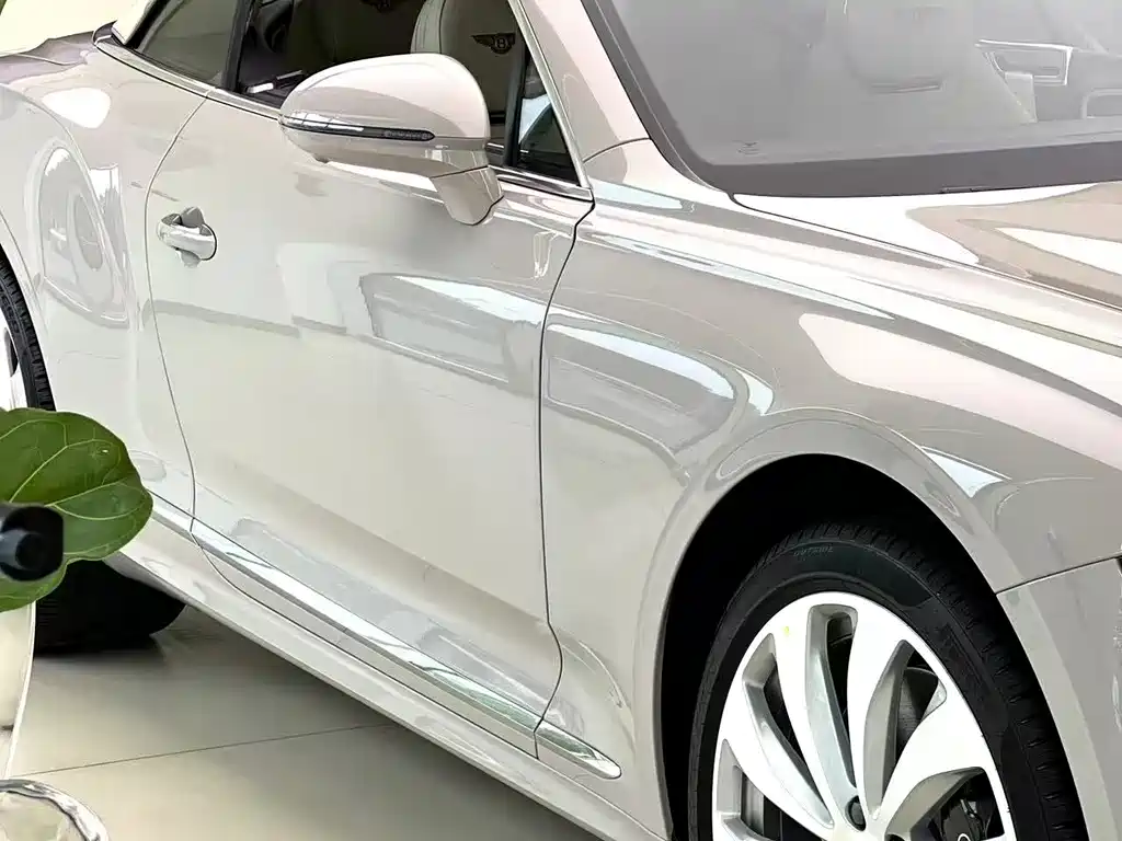 Continental GT 欧陆 2026款 4.0 T 自动