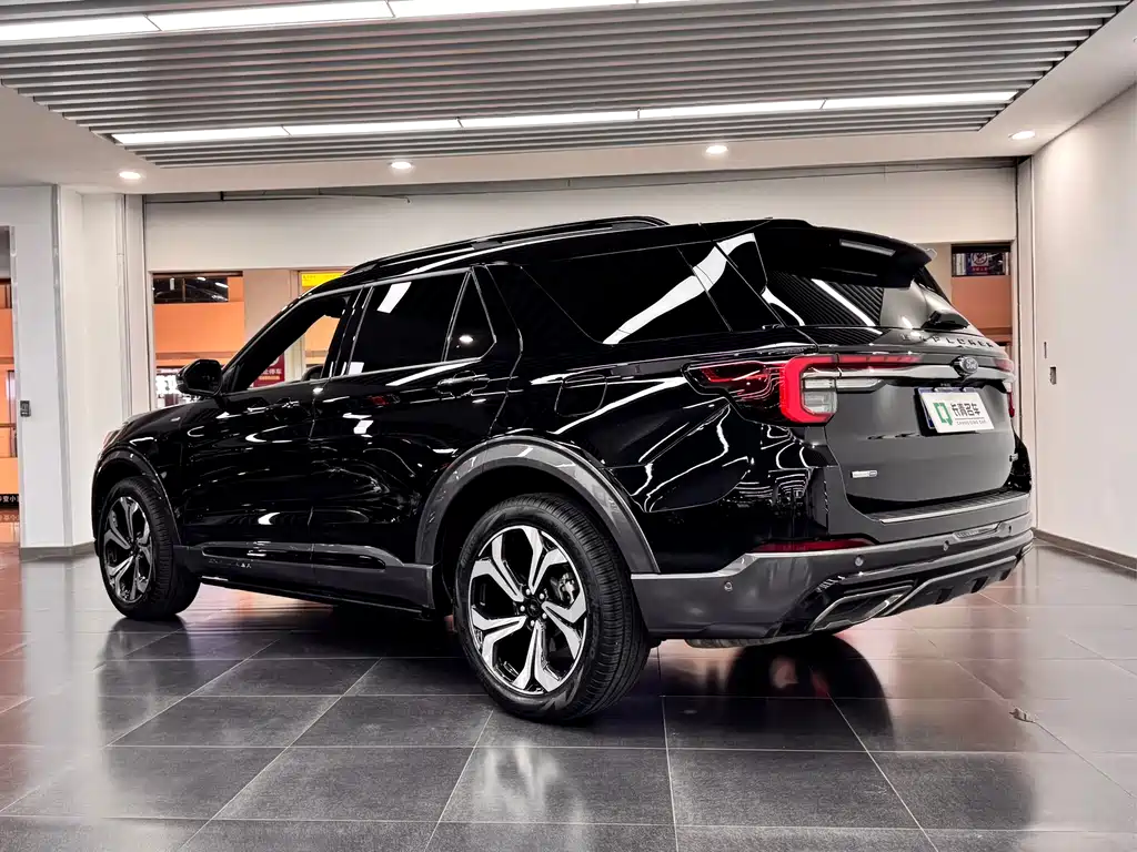 Explorer 2.3 T EcoBoost 4 WD Titanium 6-seat
