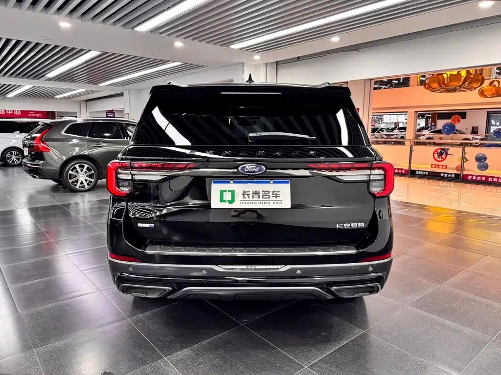 Explorer 2.3 T EcoBoost 4 WD Titanium 6-seat