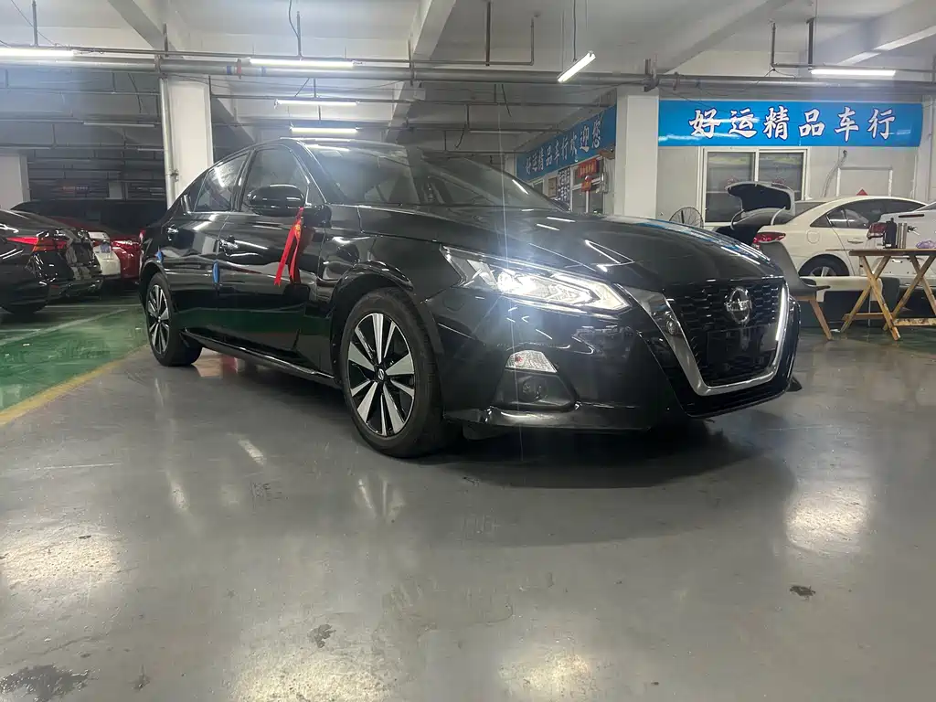 Teana Facelift 2.0 L XL Upper Smart Travel