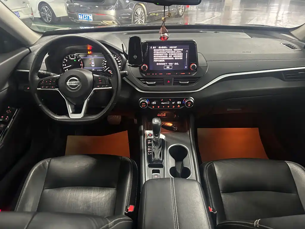 Teana Facelift 2.0 L XL Upper Smart Travel