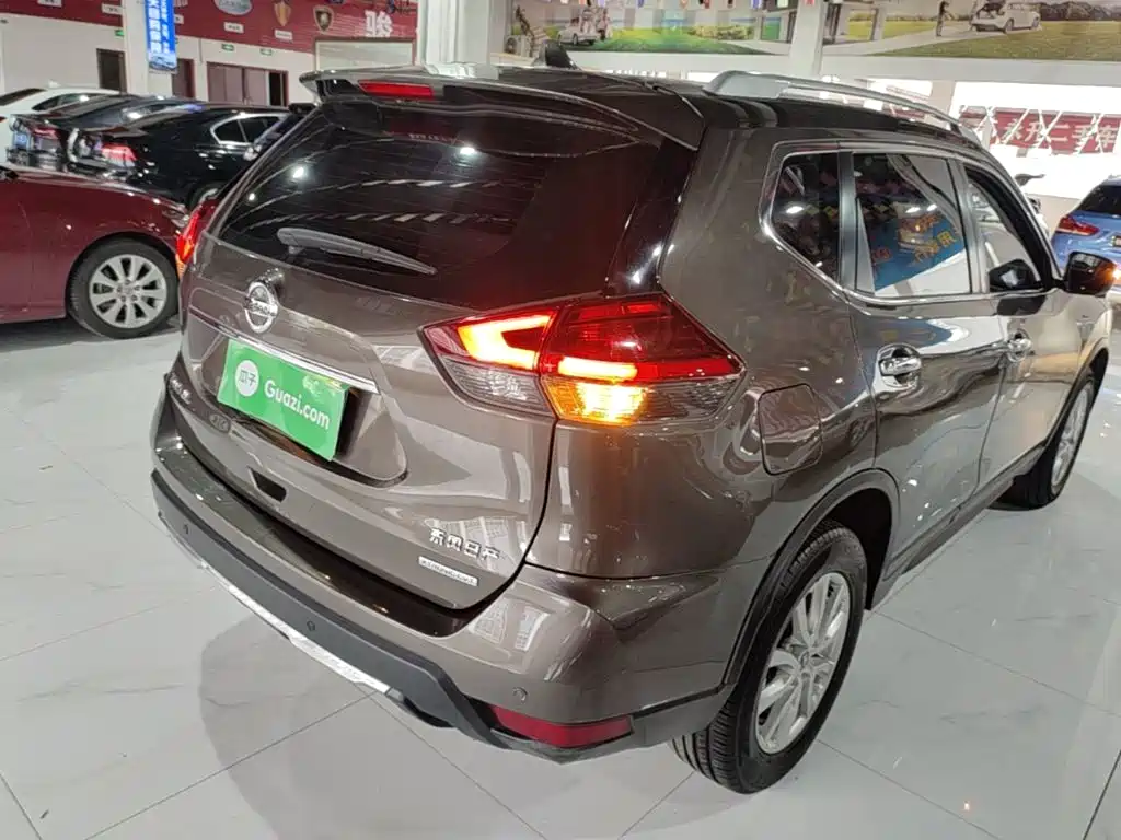 X-Trail 2.0 L CVT Connected Comfort 2 WD