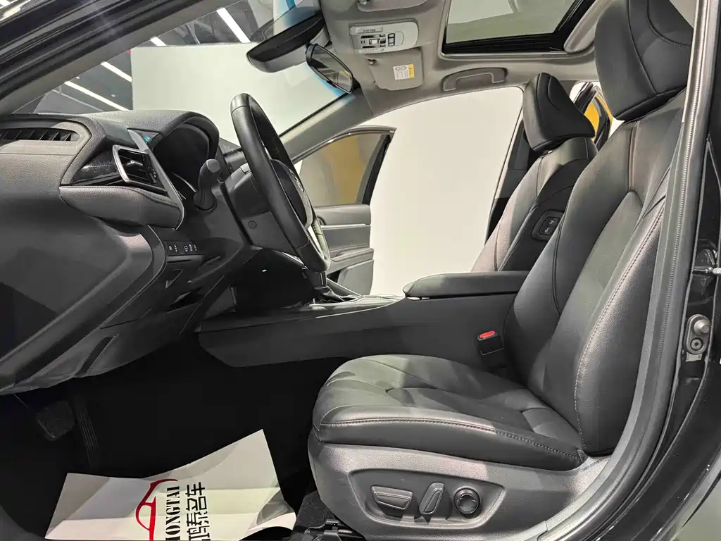Camry 2.0 G Luxury