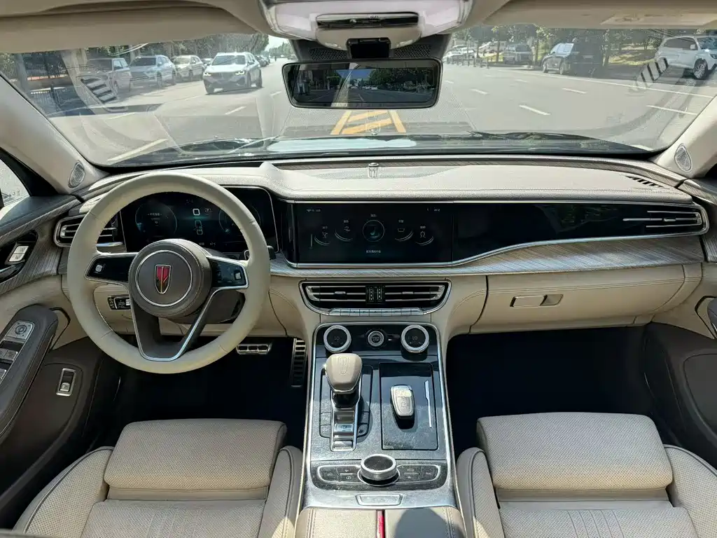 Hongqi H9 2.0 T Connected Flagship