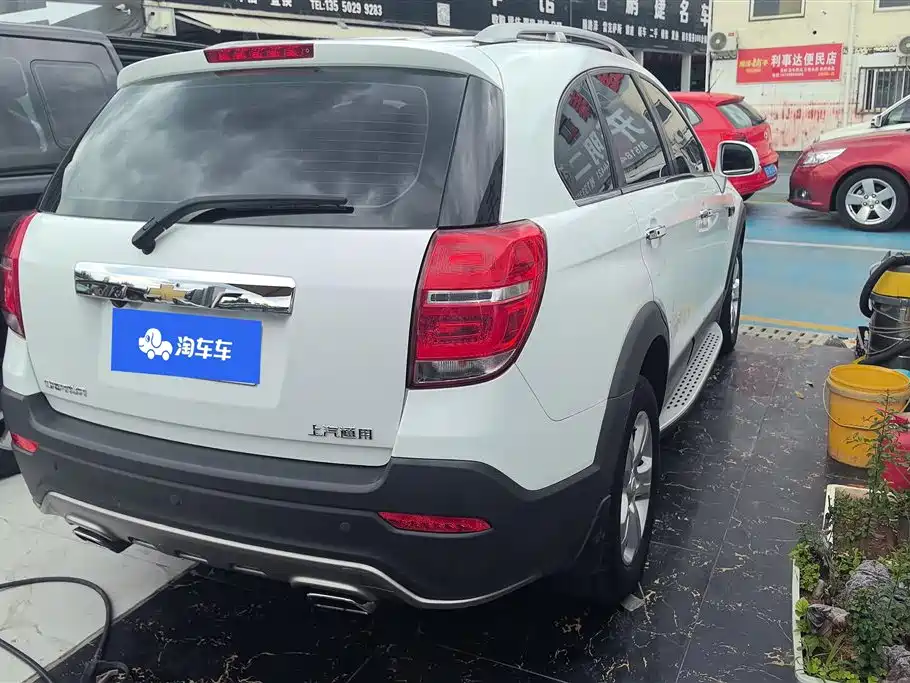 Captiva 2.4 L 2 WD Luxury 7-seat
