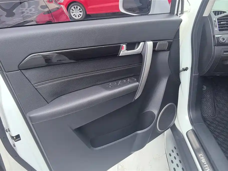 Captiva 2.4 L 2 WD Luxury 7-seat