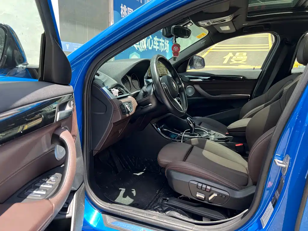 BMW X2 sDrive25 i Leading M Sport Package