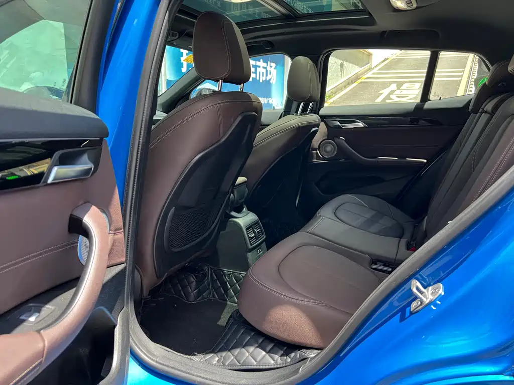 BMW X2 sDrive25 i Leading M Sport Package