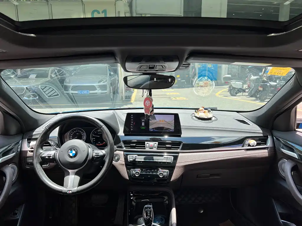 BMW X2 sDrive25 i Leading M Sport Package