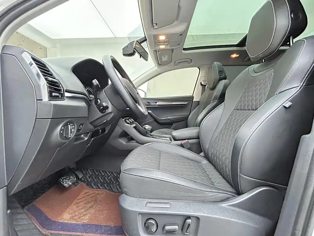 Karoq TSI280 Luxury