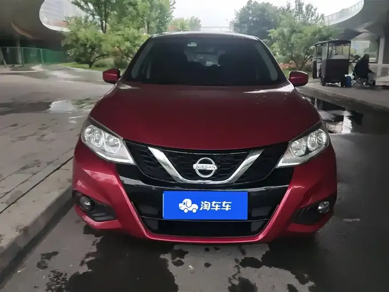 Nissan Tiida 1.6 L CVT Cool Motion