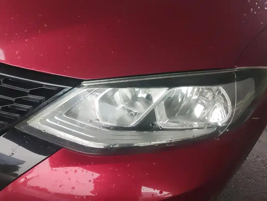 Tiida 1.6 L CVT Cool Motion