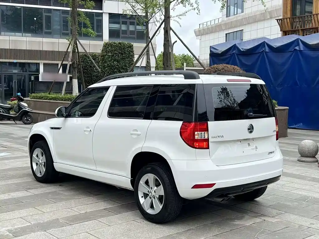 Yeti TSI280 DSG Car Share Brothers