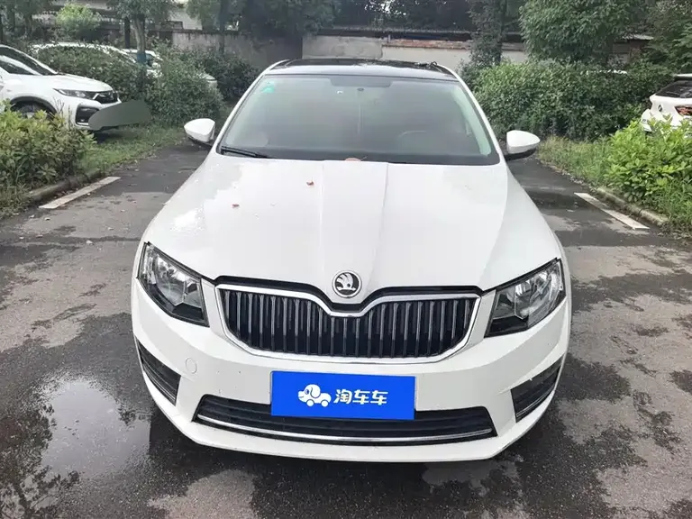 Skoda Octavia TSI280 DSG Smart Travel