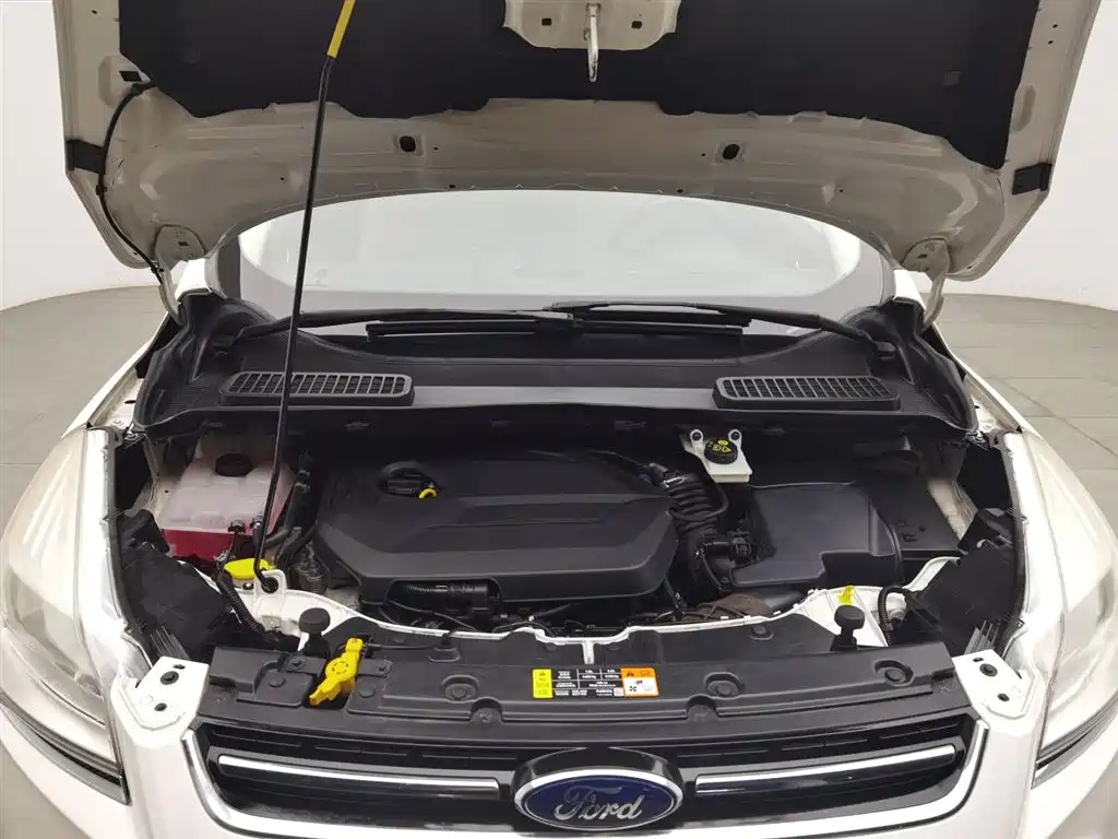 Kuga 1.6 L GTDi 4 WD Elite
