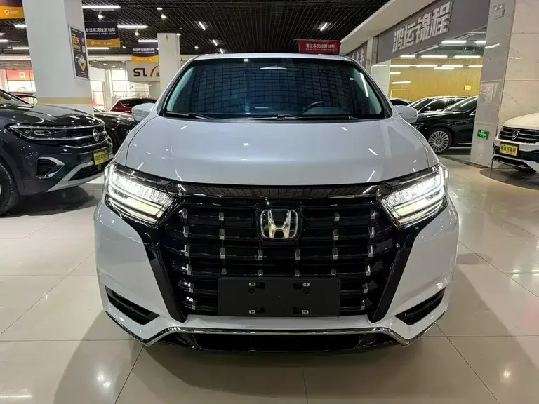 Honda Elysion 2.0 L e:HEV Luxury