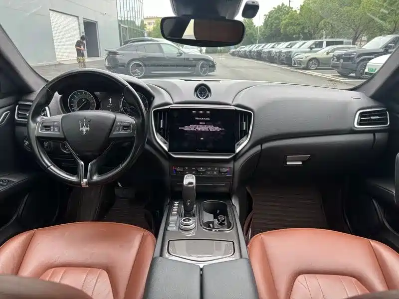 Ghibli 2.0 T Sharp Edge