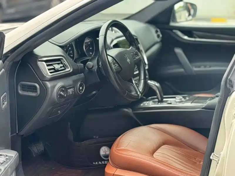Ghibli 2.0 T Sharp Edge