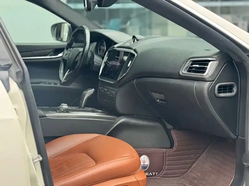 Ghibli 2.0 T Sharp Edge