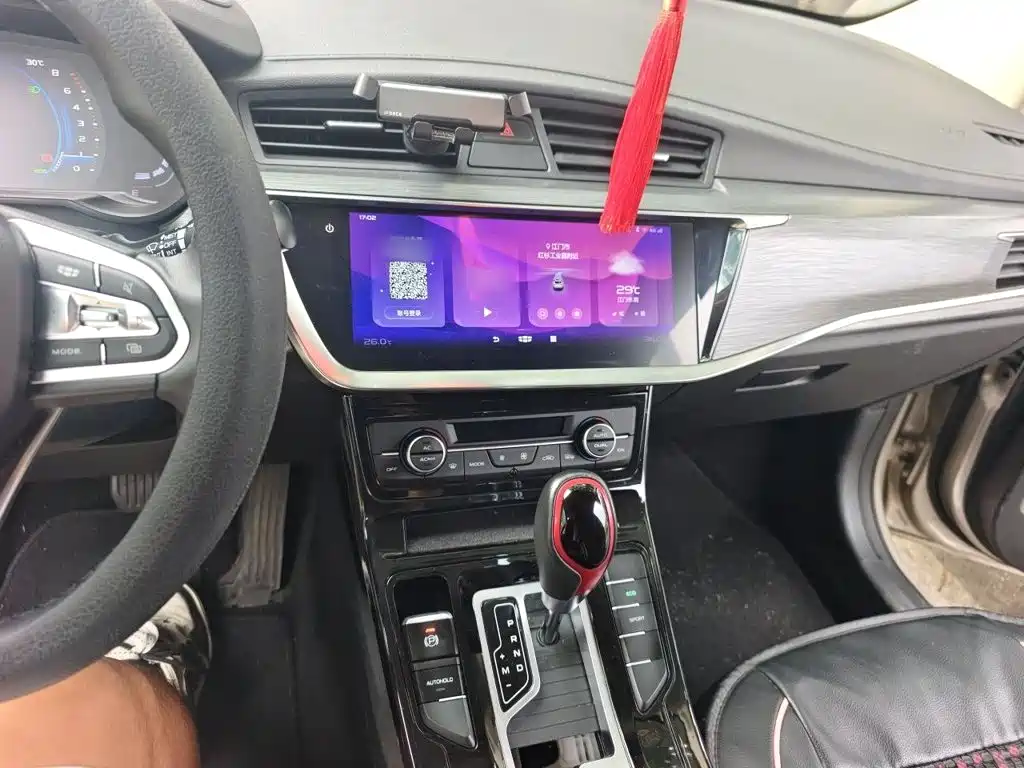 Emgrand GS 1.4 T CVT Elegant