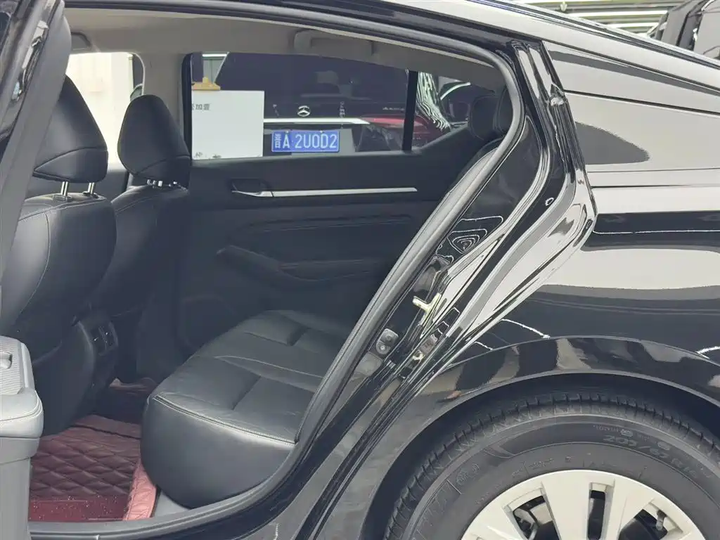 Teana 2.0 L XE Exclusive