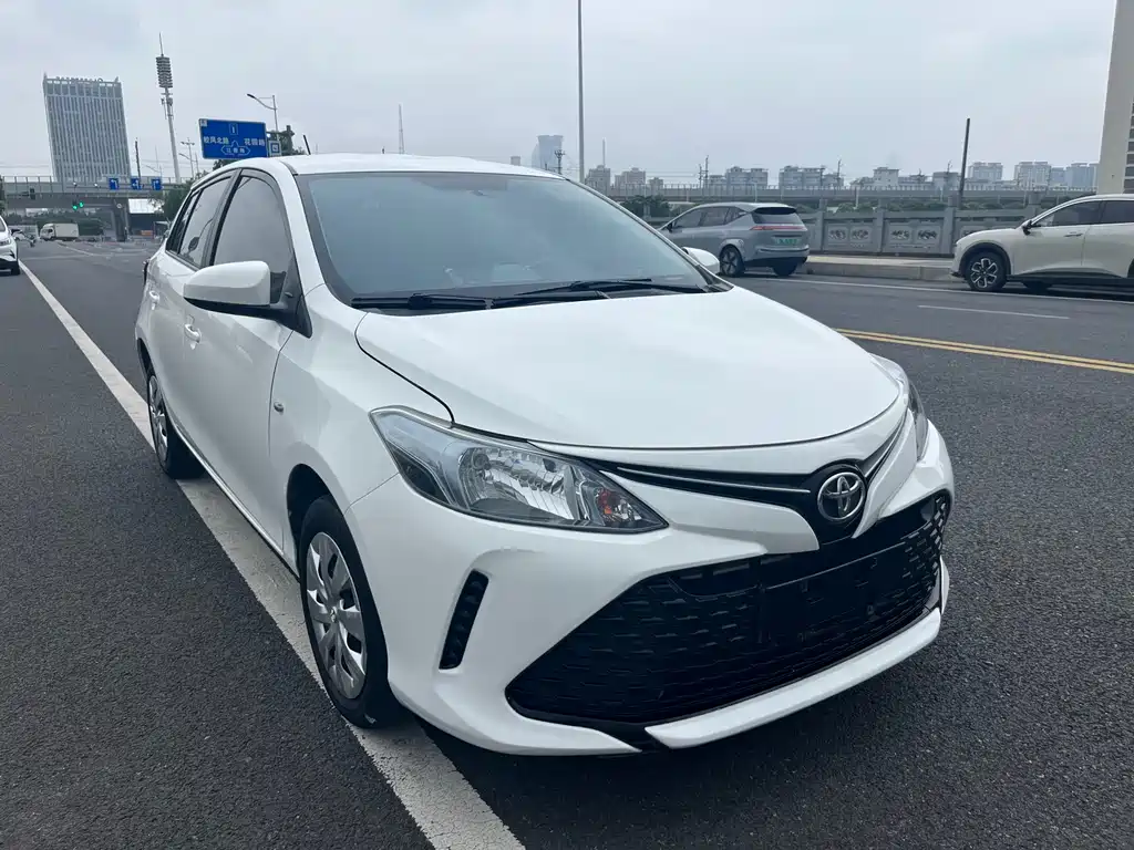 Vios FS 1.5 L CVT Sharp Speed