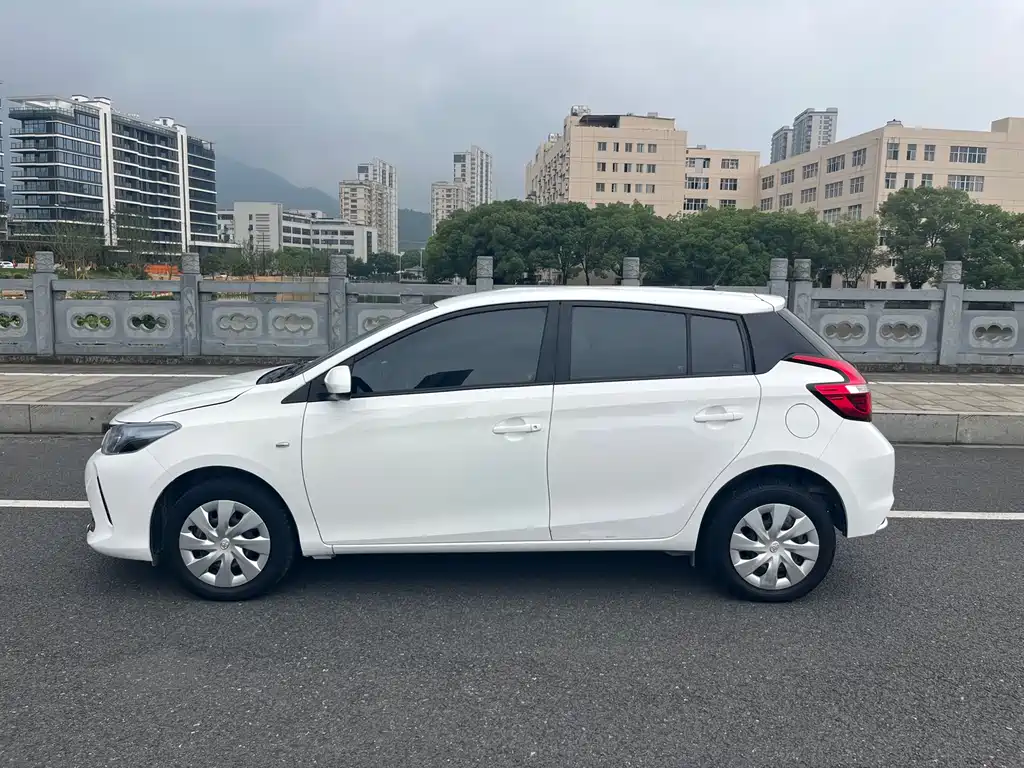 Vios FS 1.5 L CVT Sharp Speed