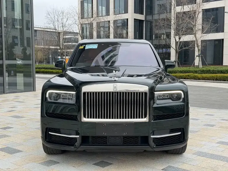 Rolls-Royce Cullinan 4-seat