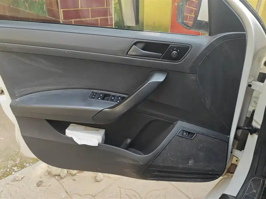 Santana 1.5 L Manual Style CN-VI