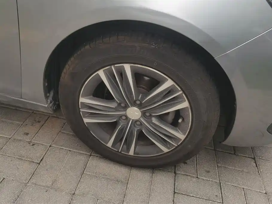 Peugeot 308 1.6 L Manual Fashion