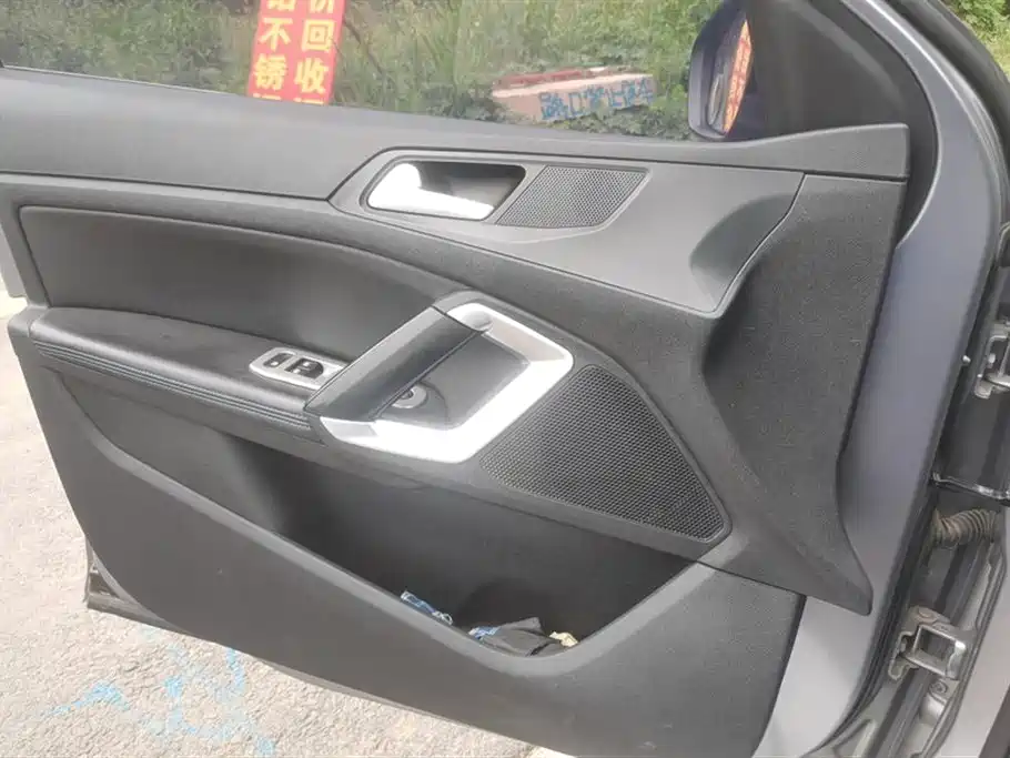 Peugeot 308 1.6 L Manual Fashion