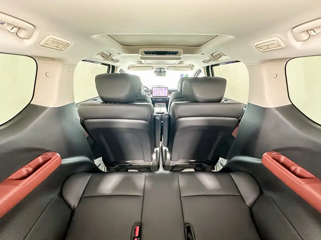 Trumpchi E8 NEV 传祺E8 PHEV 2024款 150 km 龙腾光辉+