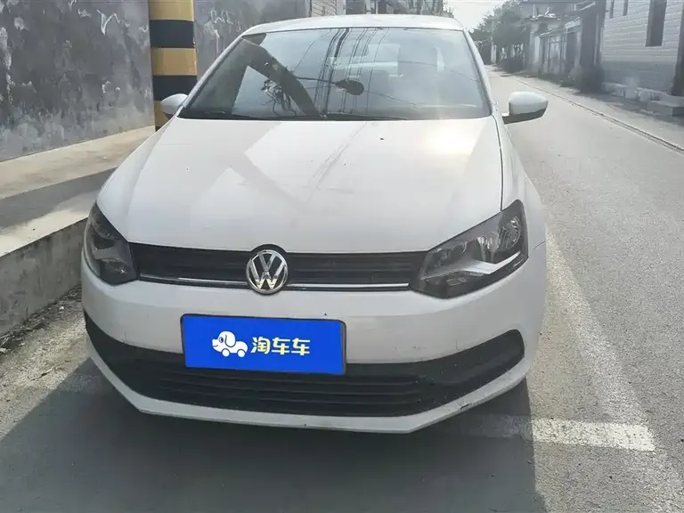 Volkswagen Polo 1.4 L Manual Style