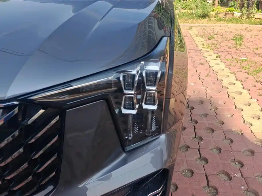 GAC Trumpchi GS8 Navigator Series 2.0 TGDI 2 WD Luxury Connected (7-seat)